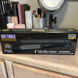 BNIB Hot Tools 1” Crimping Iron